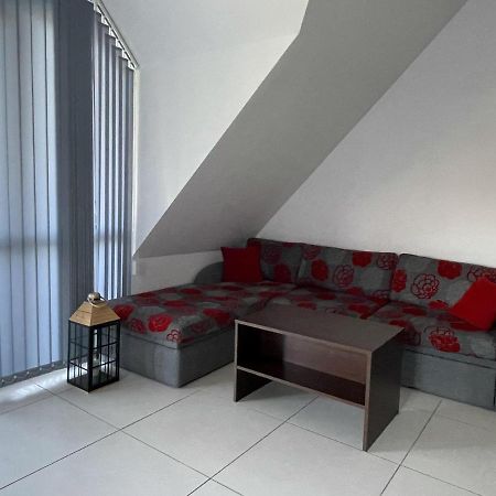 Stunning 2-Bed Apartment In Sea Resort Varna 圣君士坦丁和海伦那 外观 照片