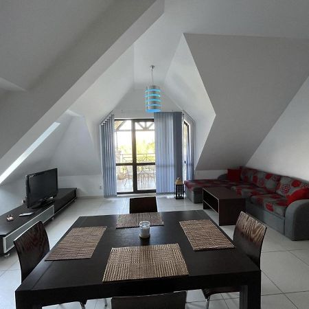 Stunning 2-Bed Apartment In Sea Resort Varna 圣君士坦丁和海伦那 外观 照片