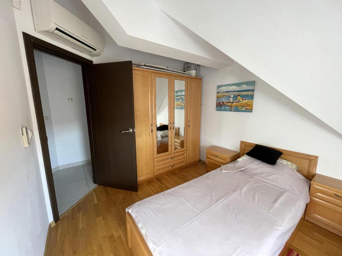 Stunning 2-Bed Apartment In Sea Resort Varna 圣君士坦丁和海伦那 外观 照片