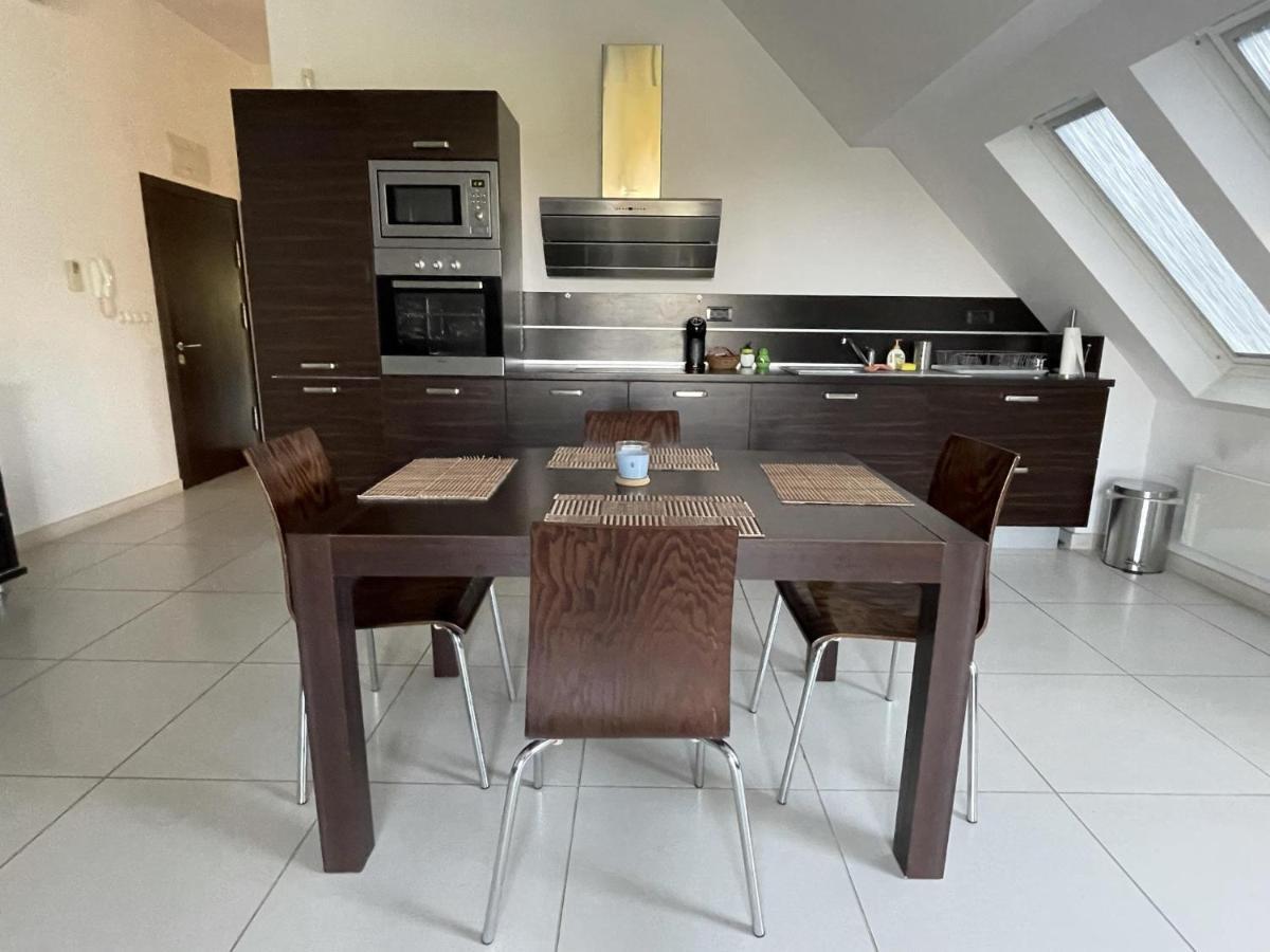 Stunning 2-Bed Apartment In Sea Resort Varna 圣君士坦丁和海伦那 外观 照片