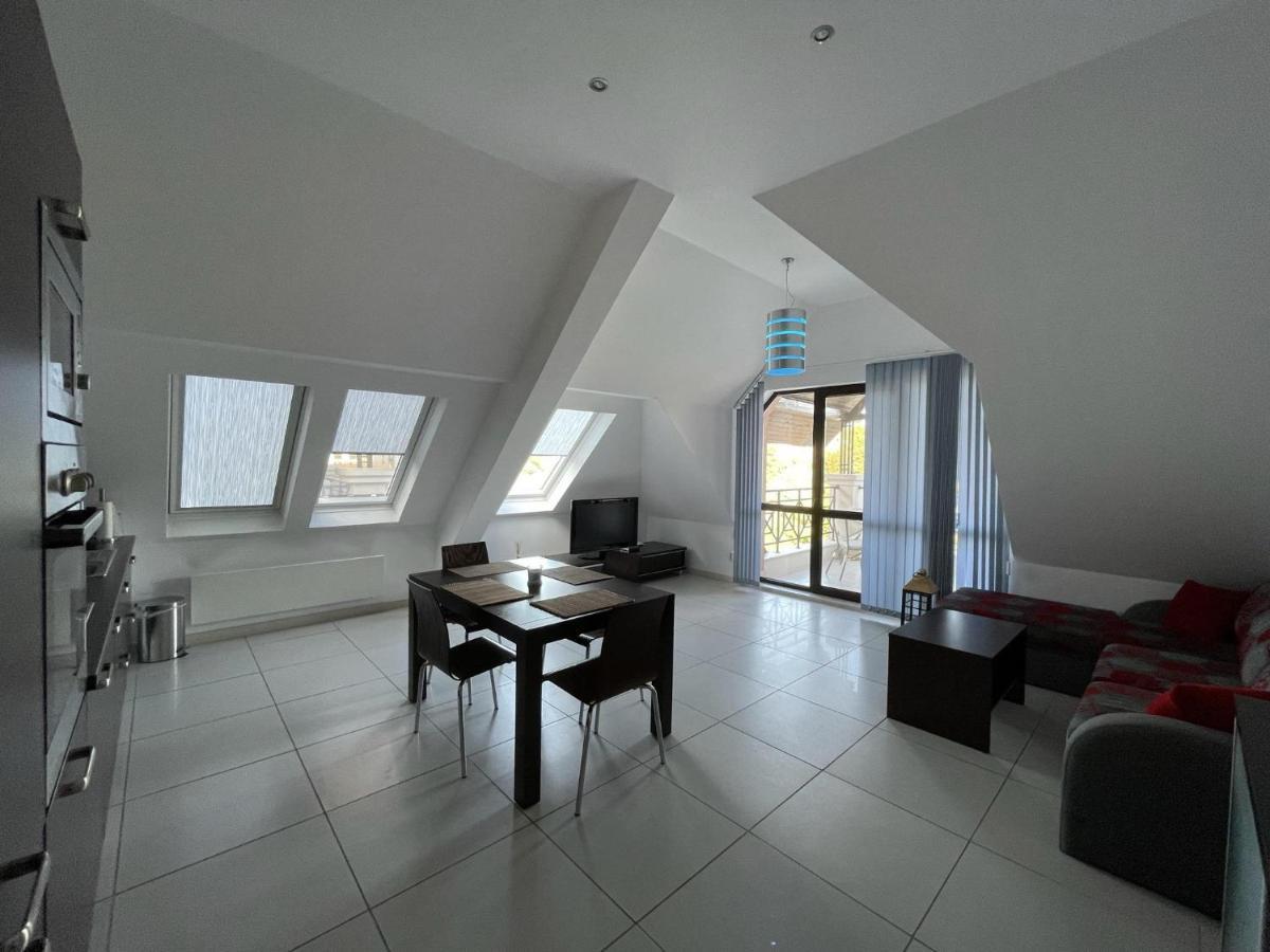 Stunning 2-Bed Apartment In Sea Resort Varna 圣君士坦丁和海伦那 外观 照片