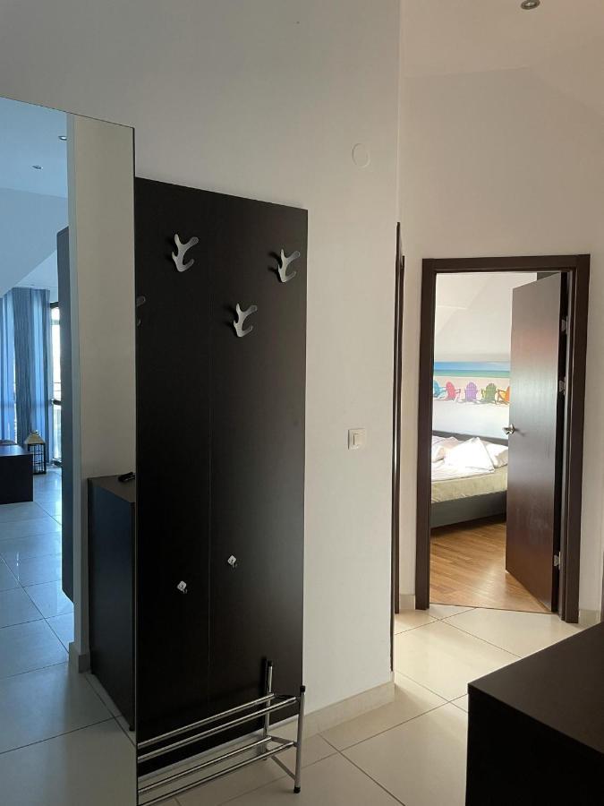 Stunning 2-Bed Apartment In Sea Resort Varna 圣君士坦丁和海伦那 外观 照片