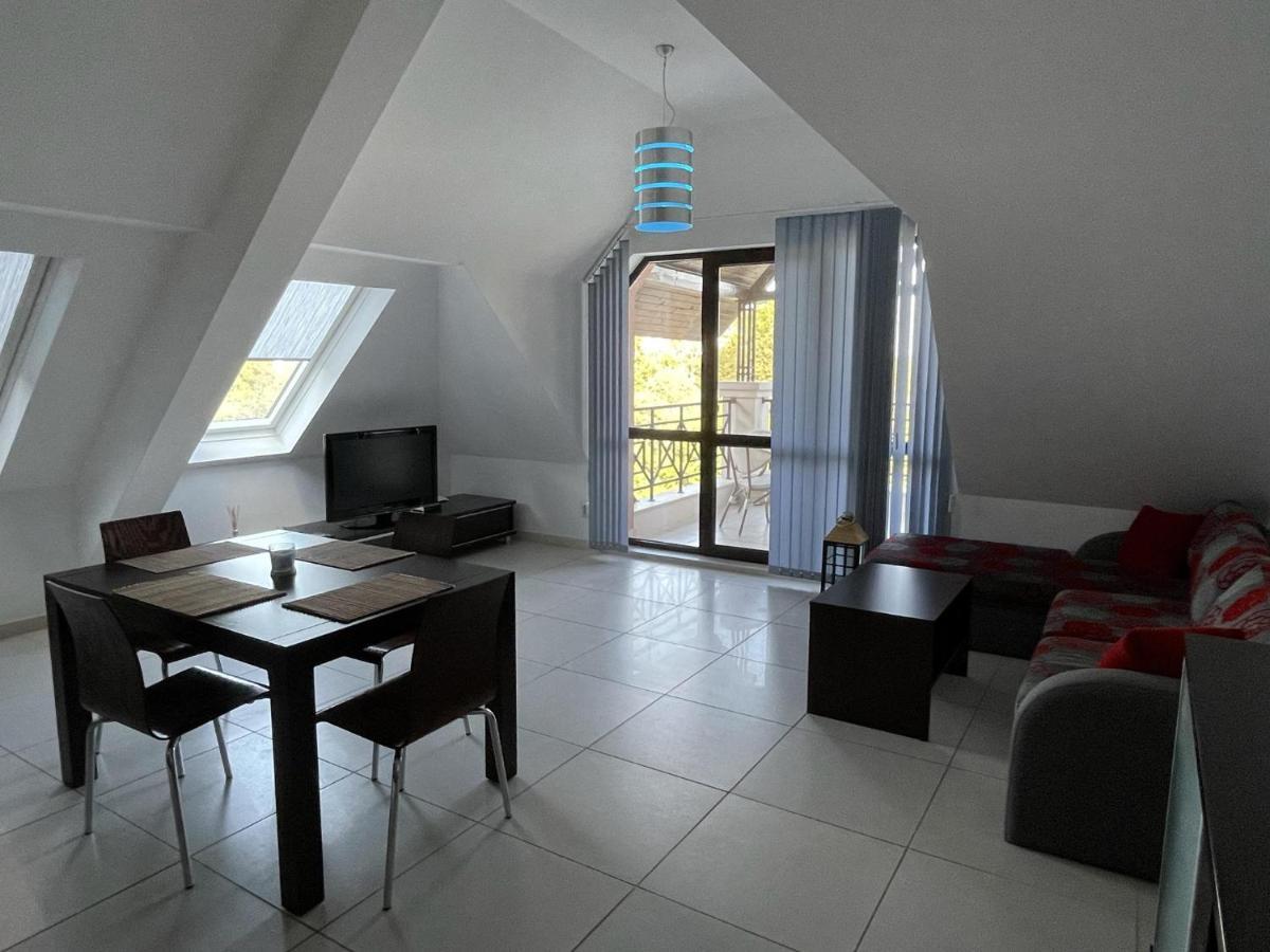 Stunning 2-Bed Apartment In Sea Resort Varna 圣君士坦丁和海伦那 外观 照片